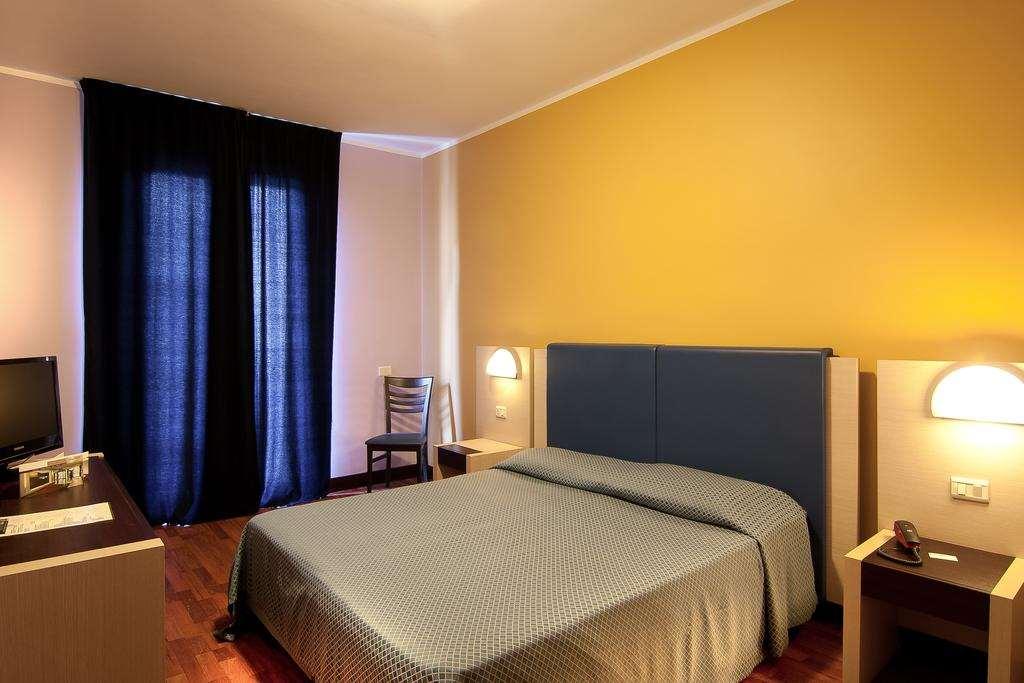 Hotel Leonardo Da Vinci Флоренція Номер фото